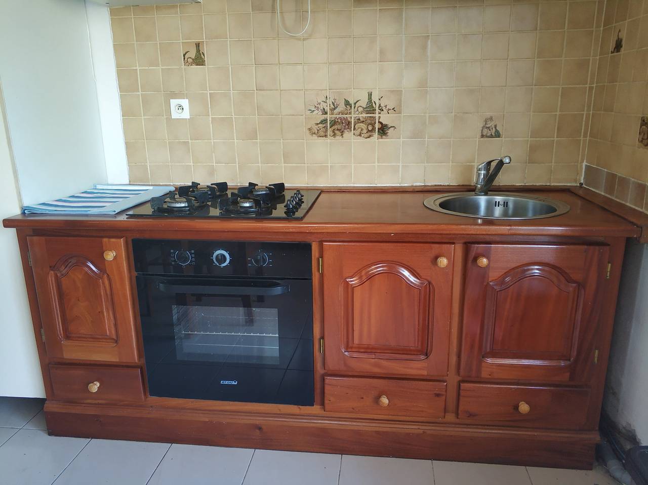 Entire apartment, Charming Lamentin Apartment with Terrace and Garden, 46 m² in Le Lamentin, Martinique