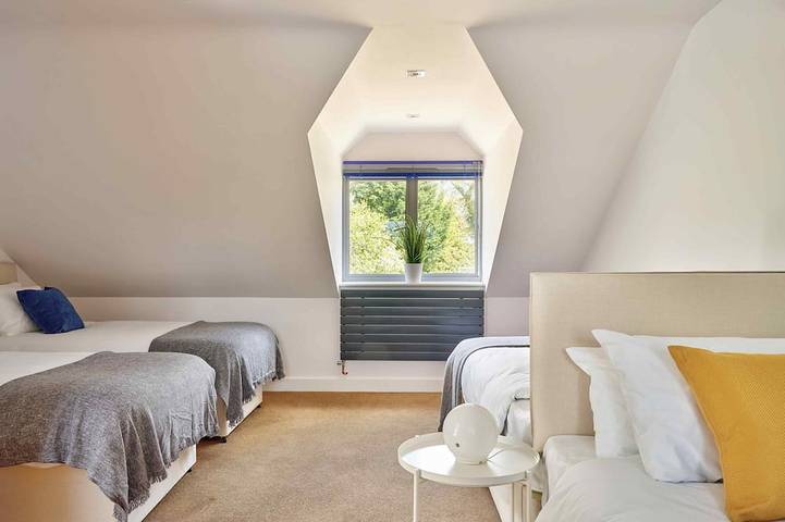 The Most Amazing House In Cheltenham / Cotswolds Ideal For Parties & Families in Cheltenham, Gloucestershire