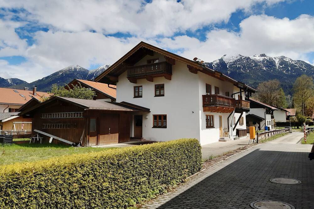 Ganze Wohnung, Gemütliche Ferienwohnung zur großen Linde im Herzen von Wallgau! in Wallgau, Walchensee