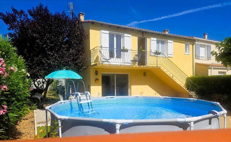 Gîte pour 4 personnes, avec Balcon et Jardin ainsi que Piscine et Vue à Cournonterral