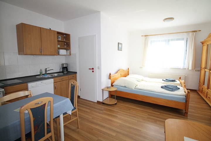 Ferienwohnung für 3 Personen, mit Garten in Prerow - 2