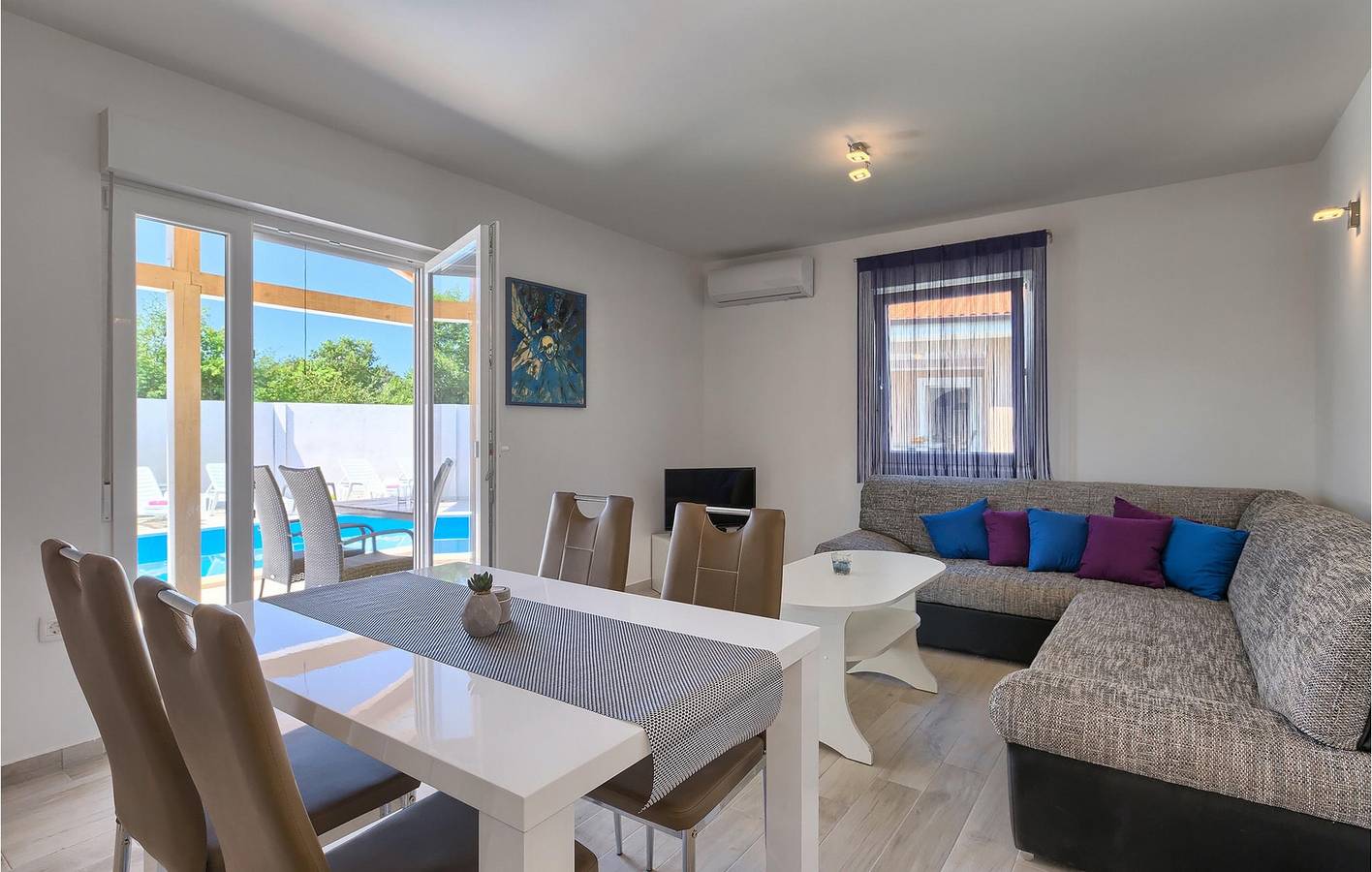 Gemütliche 1-Zimmer-Wohnung mit Pool in der Nähe des Flughafens Pula und der Strände in Valtura, Südküste Istrien