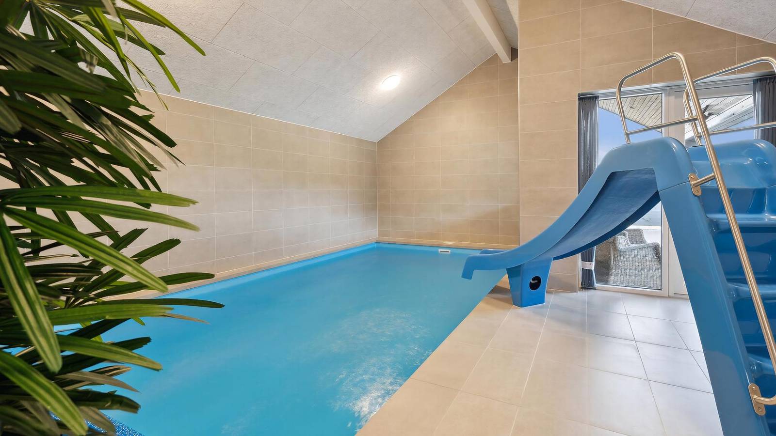 Ferienhaus mit Pool in Ivenack für 26 Personen – 780 in Ivenack, Mecklenburgische Seenplatte