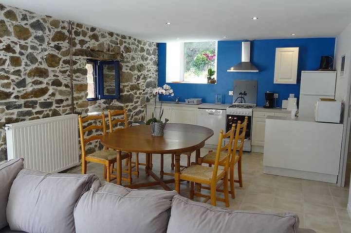Gîte pour 6 personnes, avec terrasse et jardin, animaux acceptés