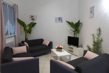 Gîte pour 5 personnes, avec terrasse à Cendras