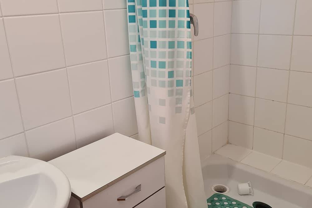 Entire apartment, Les Ajoncs - charming gîte in Theix, Côte des Mégalithes