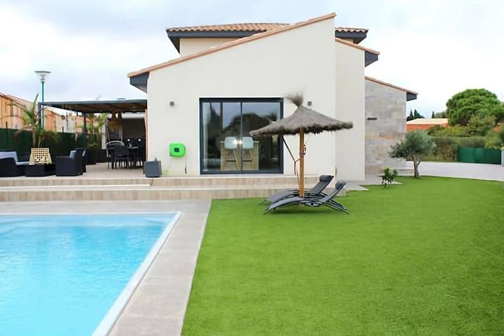 Villa für 8 Personen, mit Pool und Garten - 1
