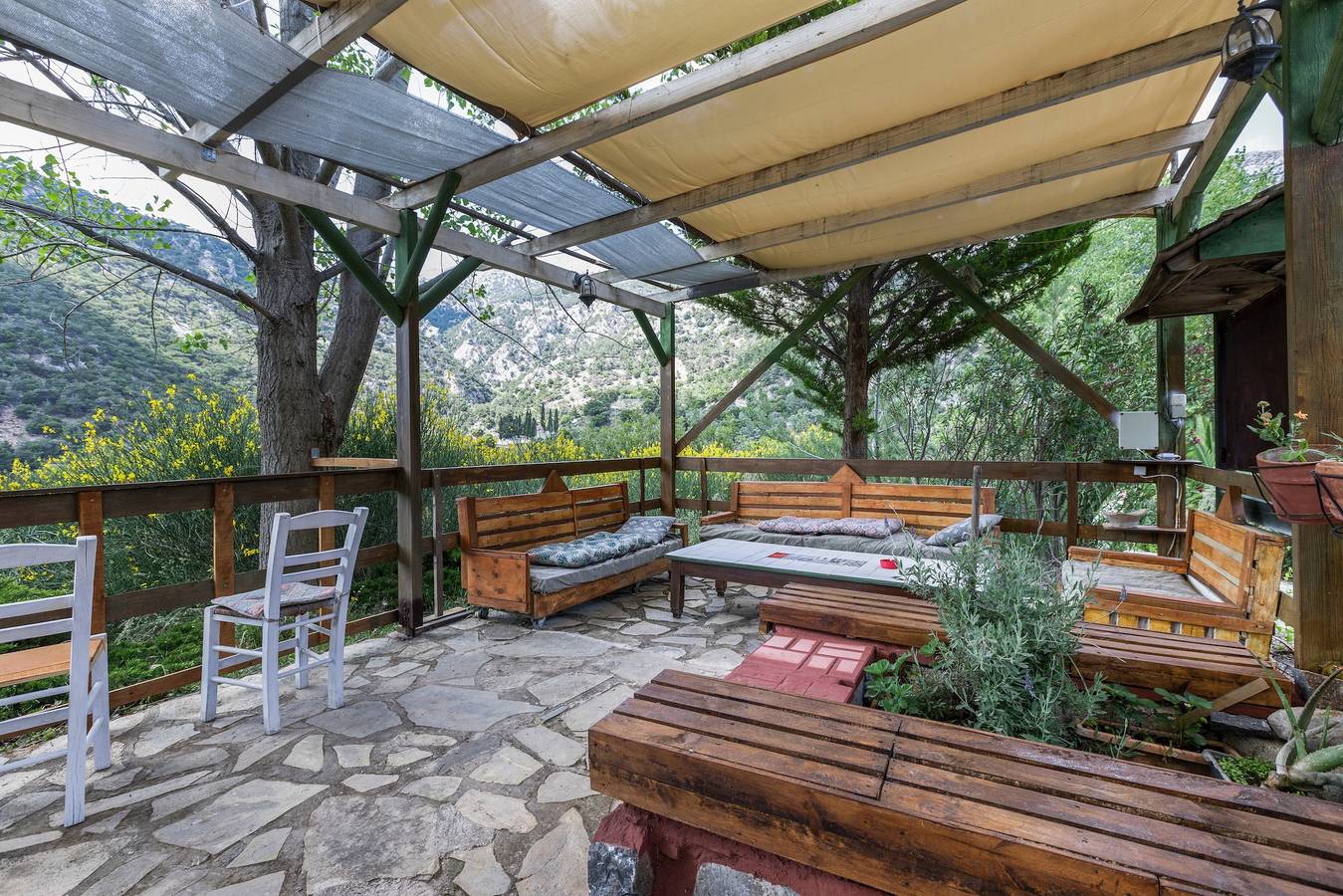 Finca 'Akros Oreon Ferienwohnung Voliares' mit Bergblick, privater Terrasse und Wlan in Iraklio-Heraklion und Umgebung