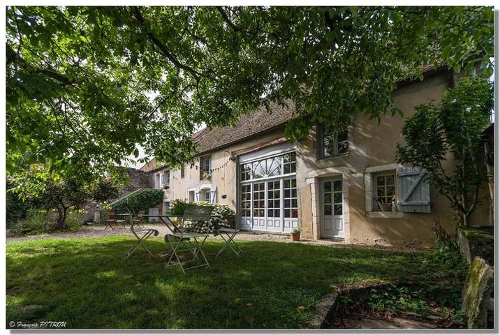 Location de vacances pour 3 personnes, avec jardin à Corcelles-les-Arts - 3