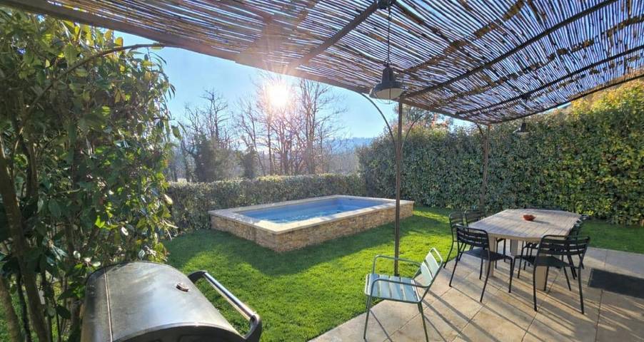 Location de vacances pour 15 personnes, avec piscine et jardin, animaux acceptés à Villars