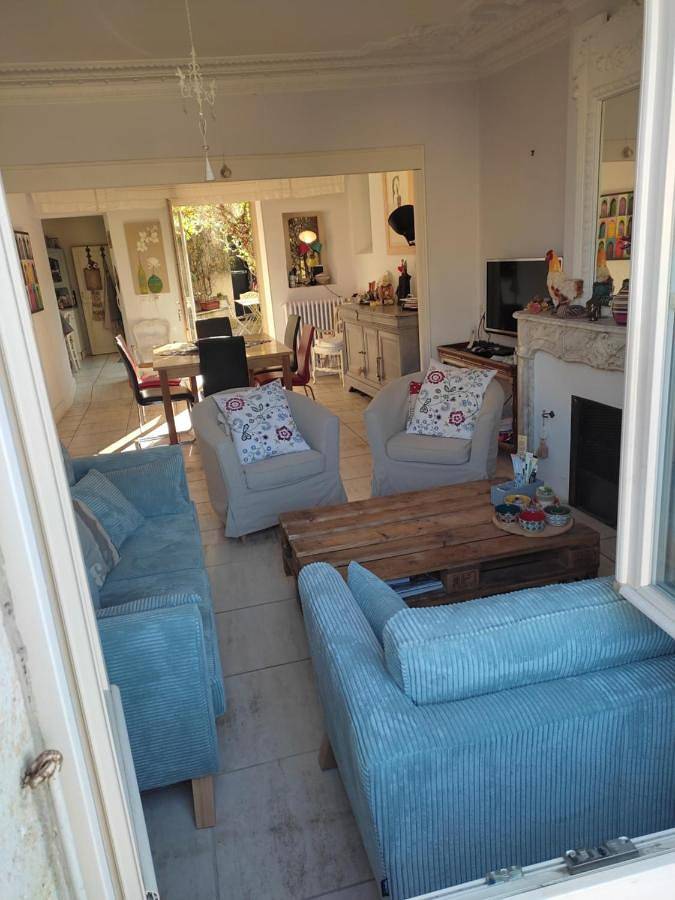Double Room with Private Bathroom in Condom, Gers