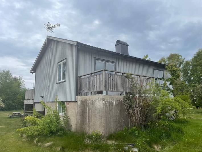 Hasslo semesterhus med trädgård in Svenska Östersjön