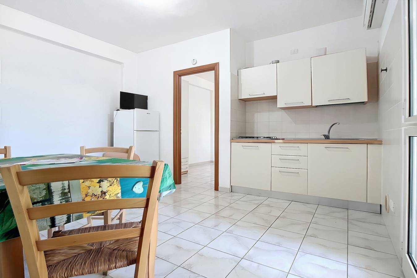 Apartamento entero, Apartamento 'Sabbia D'oro, Trilocale 503' con piscina compartida y Wi-Fi in Vieste, Gargano