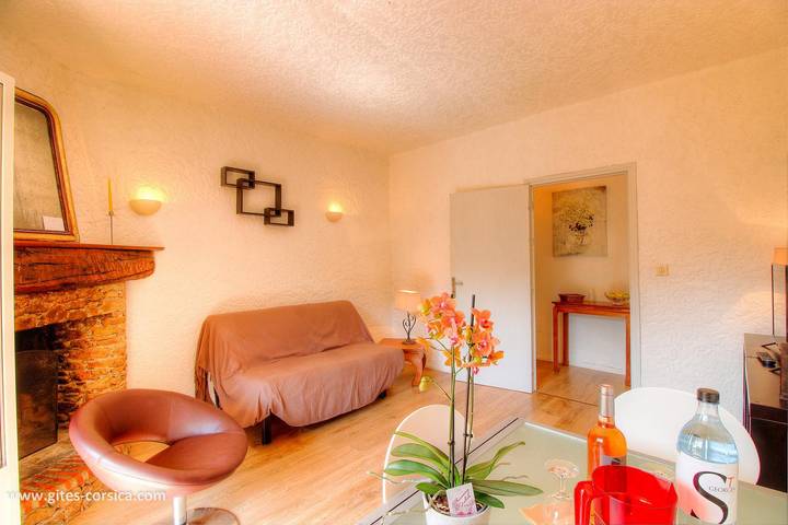 Gîte pour 4 personnes, avec Terrasse ainsi que Jardin et Vue dans Sagone - 4