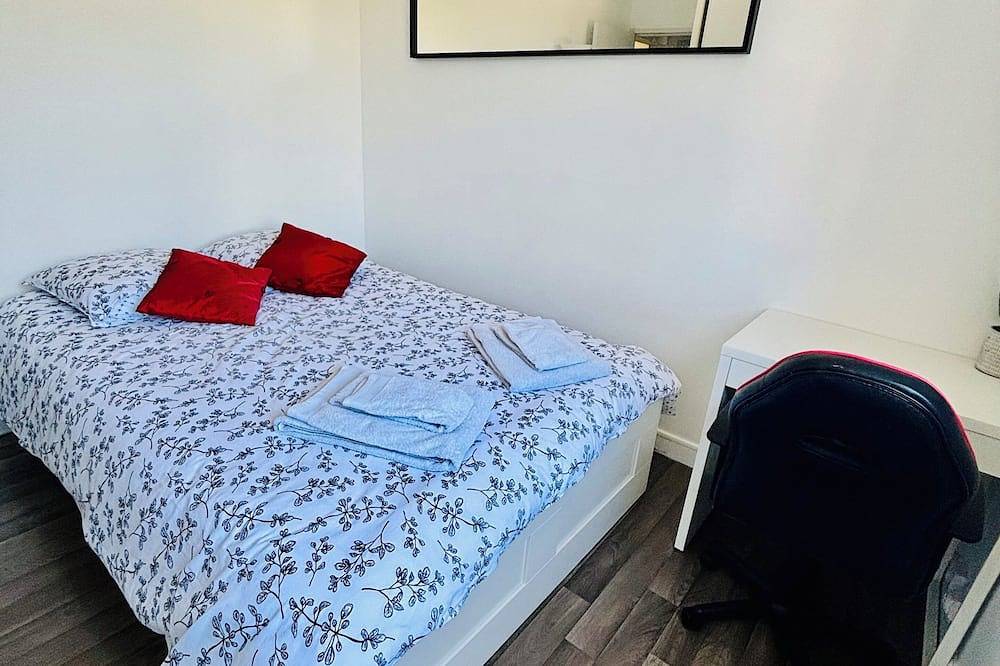 Entire apartment, Apartment Mérignac center near Tram parking in Mérignac, Bordeaux region