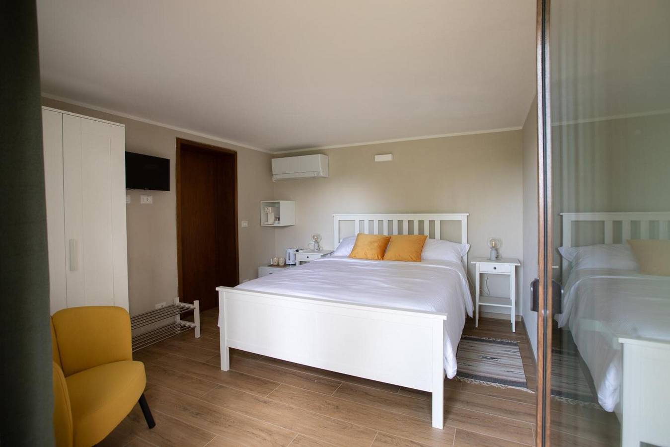 Suite matrimoniale "Collio Bianco" con giardinetto privato in Mossa, Carso