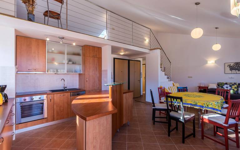 Entire apartment, With balcony and sea view - Apartment Tinka in Vela plaža, Baska