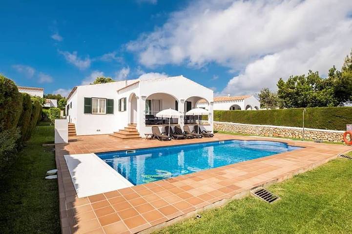 Bungalow für 8 Personen, mit Terrasse und Garten auf Menorca