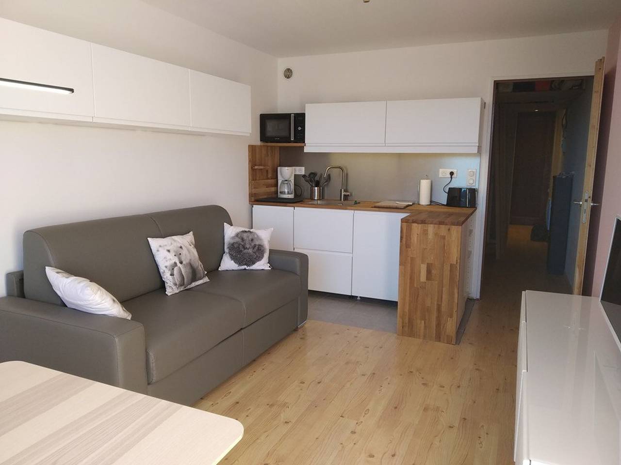 Appartement entier, Appartement lumineux avec vue sur le lac, parfait pour se détendre in Les Angles, Parc naturel régional des Pyrénées catalanes