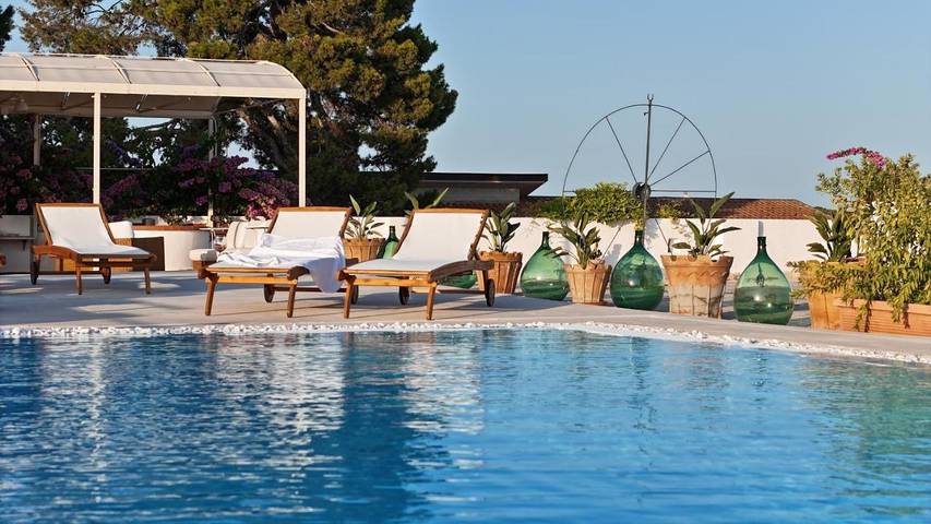 Gîte pour 2 personnes, avec piscine ainsi que jardin et vue à Andria - 2