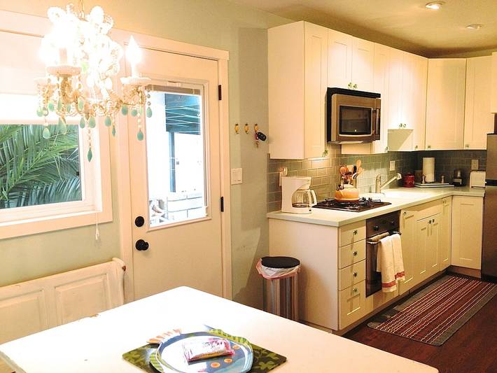 Bungalow for 6 people, with yard, with pets in San Diego