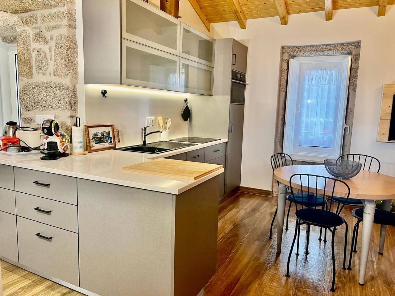 Casa de Férias 'Vinha Da Touça T1' com Vista Montanha, Wi-Fi e Ar Condicionado in Soajo, Gerês