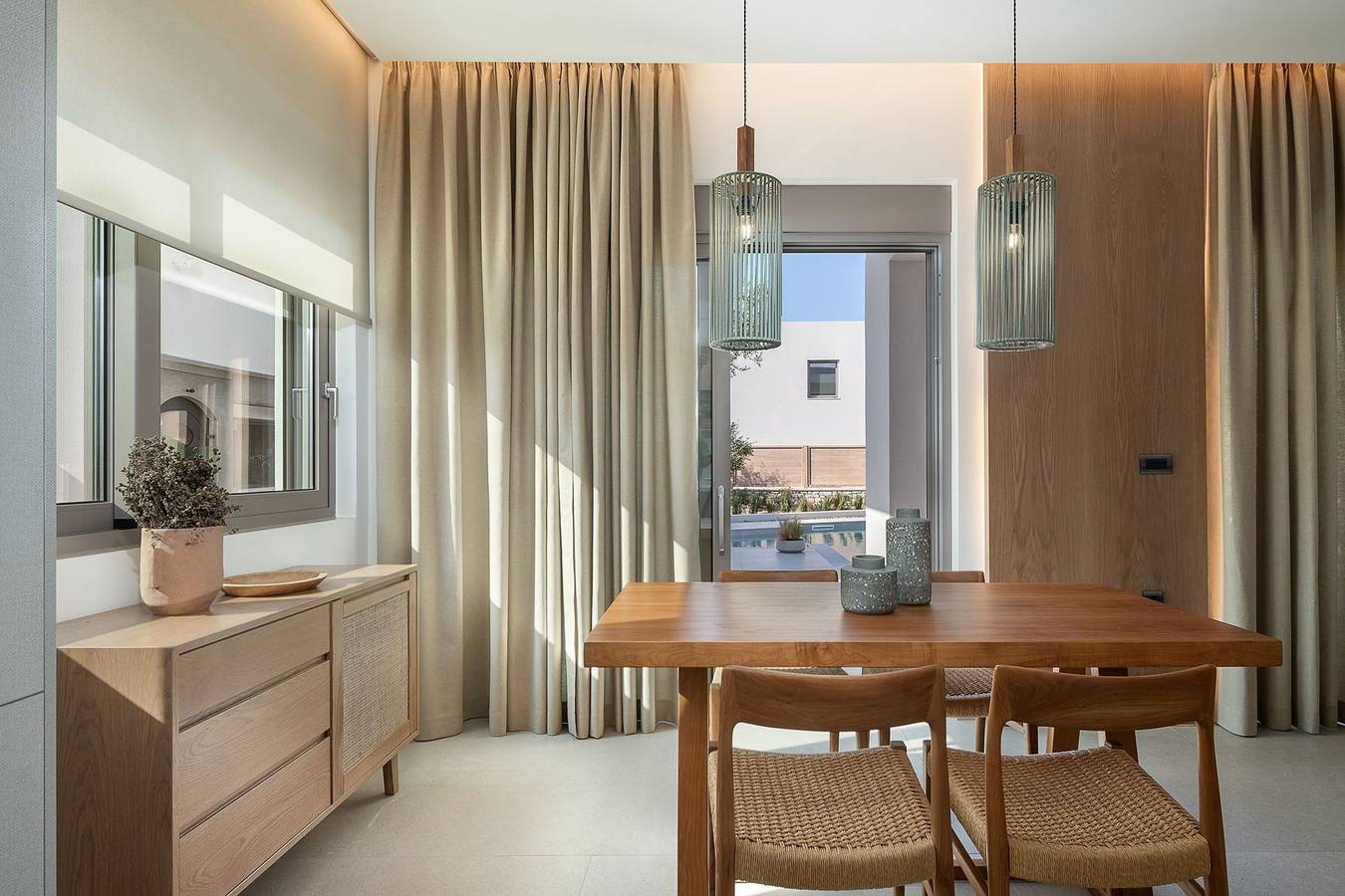 Sensational Chania Villa | Villa Roshi | 3 Bedrooms | Private Outdoor Pool and Bbq Facilities | Platanias | Tavronitis in Tavronitis, Chania und Umgebung