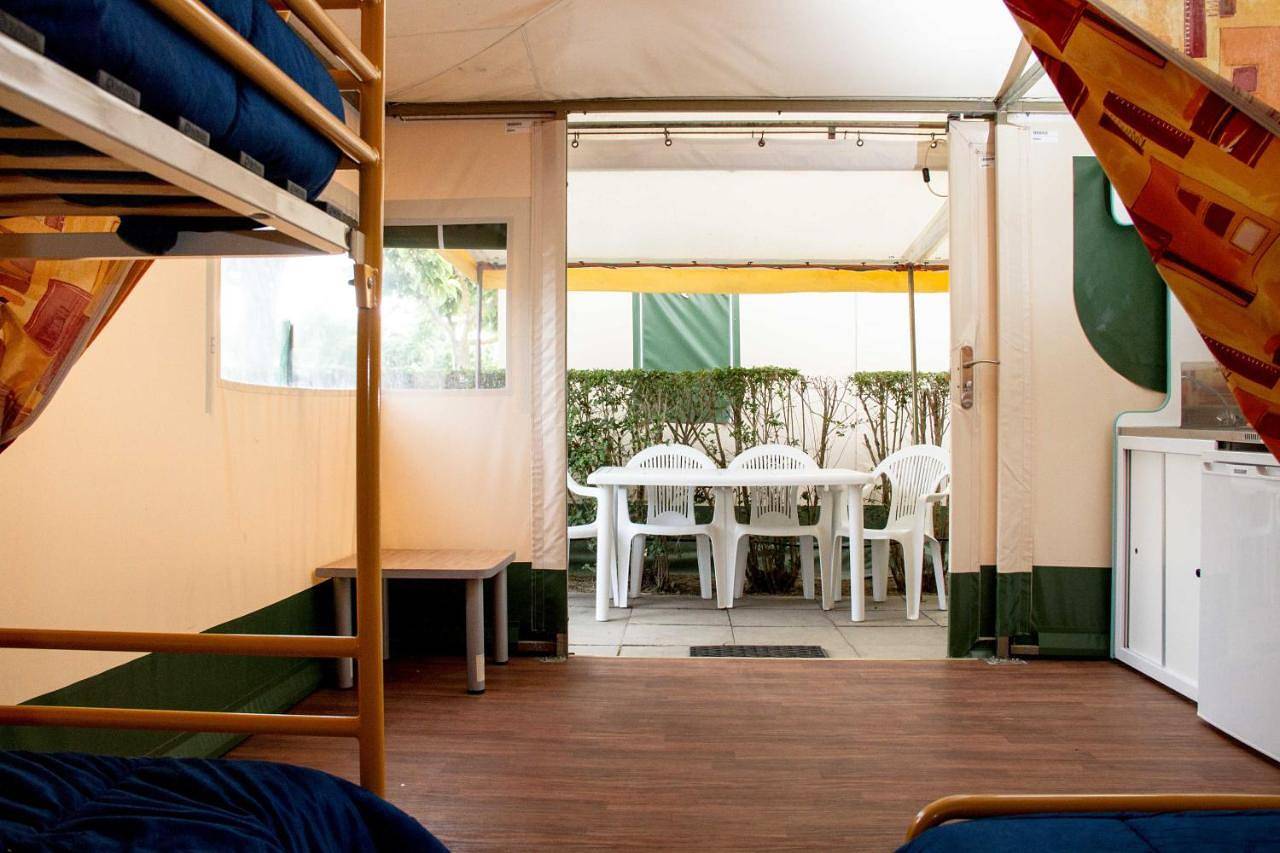 Camping Castell Mar Tienda Nature Habitat in Platja d'Empuriabrava, Empuriabrava
