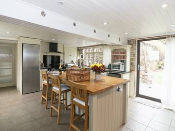 Log Cabin for 14 People in Barmby Moor, East Riding of Yorkshire, Photo 3