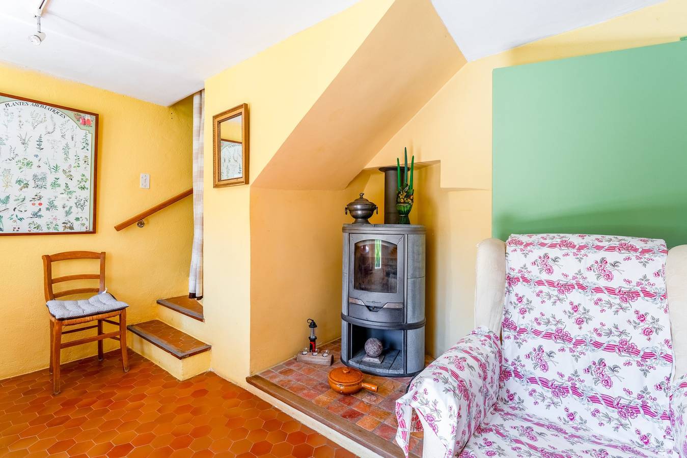 Holiday Home 'La Tonnelle' with Mountain View, Wi-Fi and Air Conditioning in Malaucène, Parc naturel régional du Mont-Ventoux