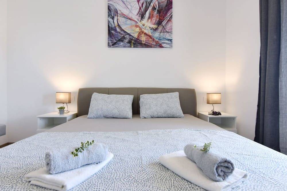 Ganze Wohnung, Apartment 2 in einer neuen Villa mit Pool in ruhiger Lage in Umag und Umgebung