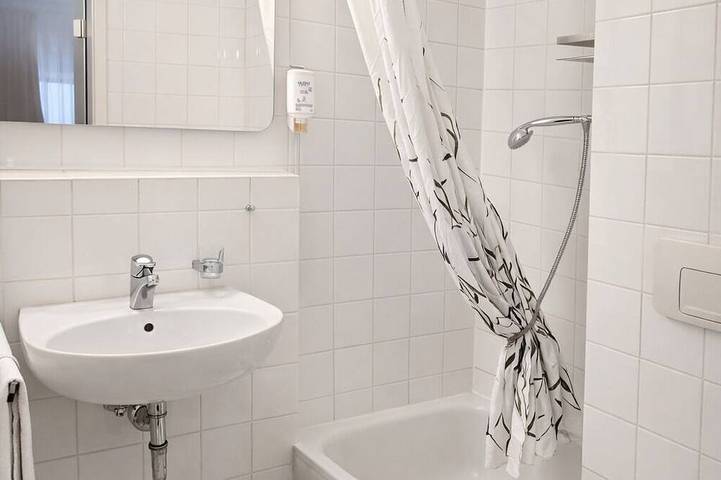Ganze Wohnung, Modernes Maisonette Apartment mit Küchenzeile in Sindelfingen, Landkreis Böblingen