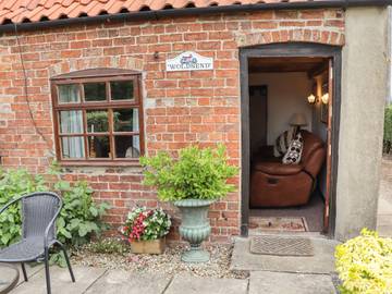 Holiday Home for 2 People in Lincolnshire Wolds AONB, Midlands, Photo 1