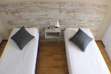 Gîte pour 6 Personnes dans Roses Centre, Roses, Photo 2