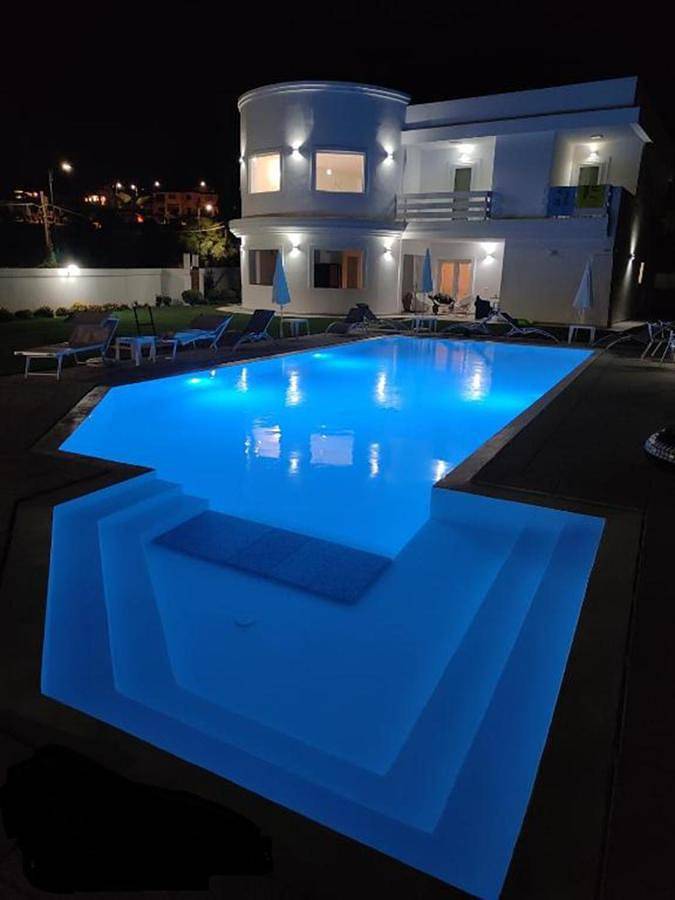Maison d’hôte pour 26 personnes, avec Jardin et Piscine dans Olbia - 3