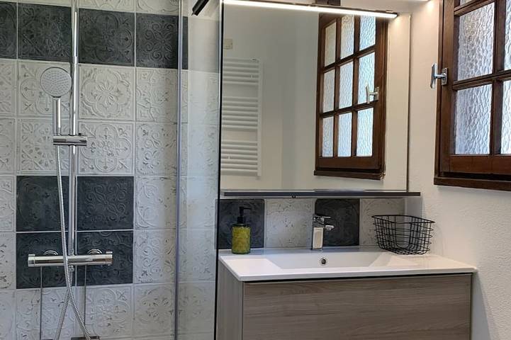 Appartement entier, Gîte Studio avec Terrasse à Venasque in Venasque, Parc naturel régional du Mont-Ventoux