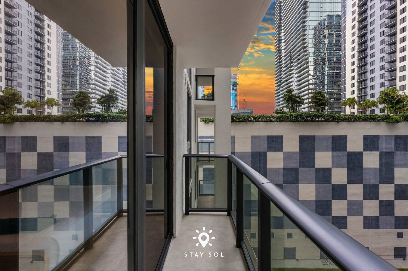 Ganzes Studio, Downtown Studio Stylish Stay Spa Workspace in Miami, Florida