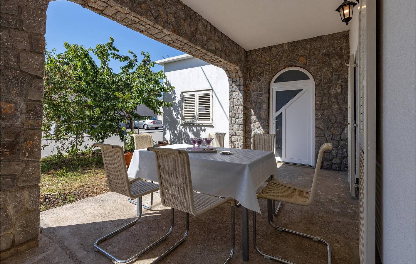 Ganze Ferienwohnung, Reizende 1-Zimmer-Wohnung mit Meerblick, Terrasse und Parkplatz in Strandnähe in Senj, Kvarner Festland
