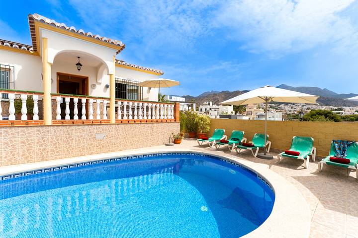 Villa Isabel in Urbanización La Exótica, Nerja