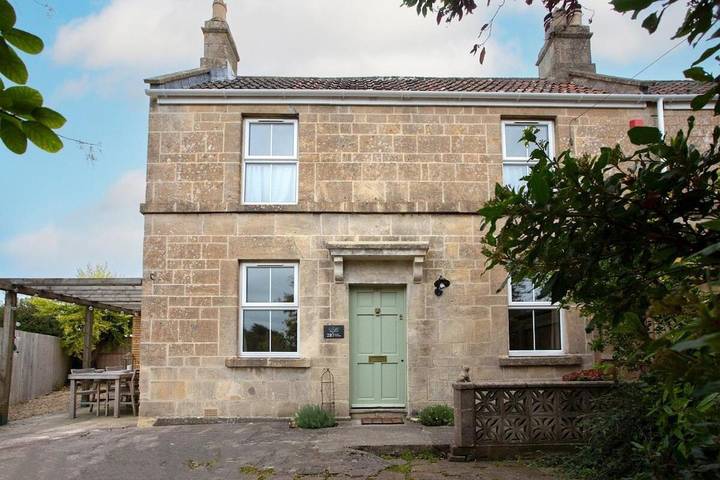Log cabin for 4 people, with Garden in Bath