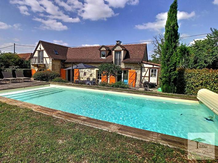 Location de vacances pour 8 personnes, avec piscine ainsi que vue et jardin à Saint-Jean-de-Laur - 2