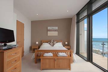 Apartment for 4 People in Westward Ho, Devon, Photo 1