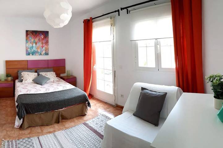 Gîte pour 6 personnes, avec balcon, animaux acceptés à La Adrada - 4