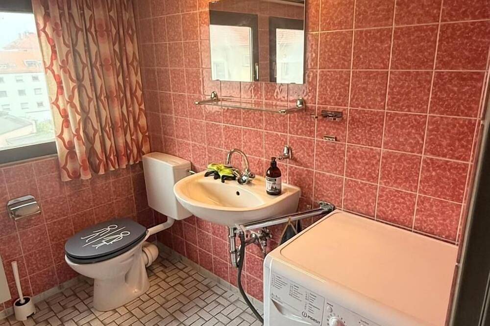 Entire apartment, Top floor apartment near the old town & Nuremberg trade fair in Nuremberg, Franconia