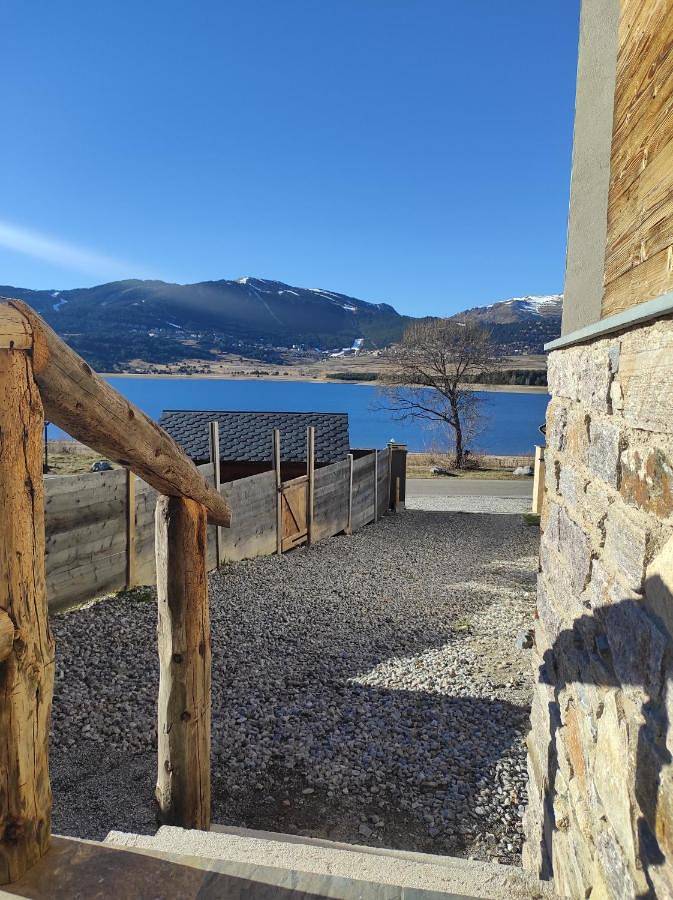 Gîte pour 6 personnes, avec Terrasse et Jardin ainsi que Vue sur le lac et Vue à Matemale - 4