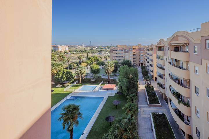 Entire apartment, Stunning Views of Seville in San Juan de Aznalfarache, Sevilla Province