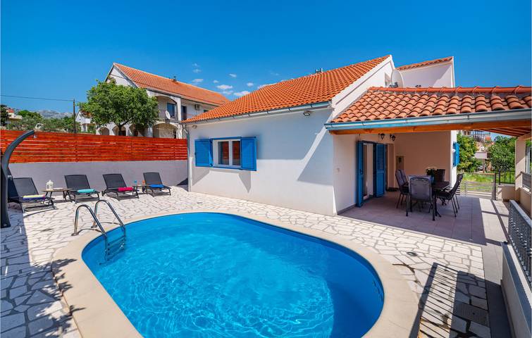 Ferienhaus für 6 Personen, mit Terrasse und Pool in Maslenica - 2