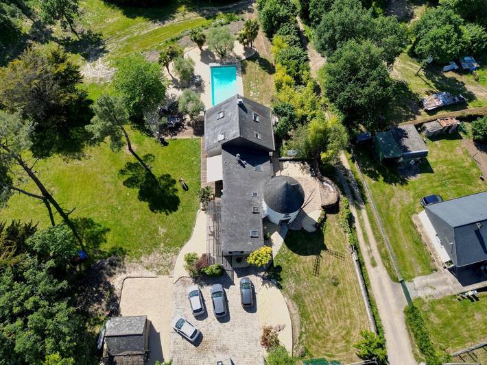 Gîte pour 10 personnes, avec piscine et jardin, animaux acceptés