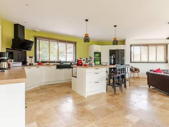 Location de vacances pour 8 personnes, avec terrasse ainsi que piscine et jardin dans Soulitré - 2
