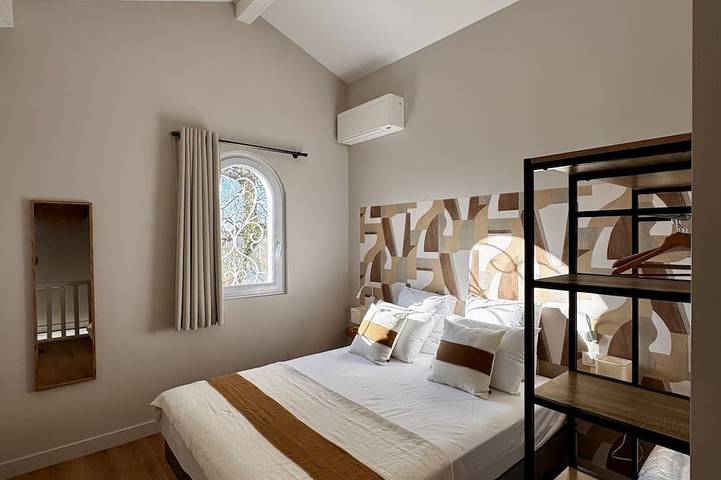 Location de vacances pour 7 personnes, avec terrasse ainsi que piscine et jardin, animaux acceptés à Saint-Sulpice-de-Faleyrens - 3